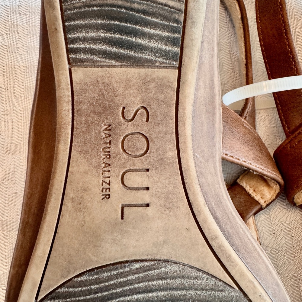 SOUL Naturalizer Brown Medallion Thong Sandals Boho Studded Slingback Womens - Picture 4 of 9